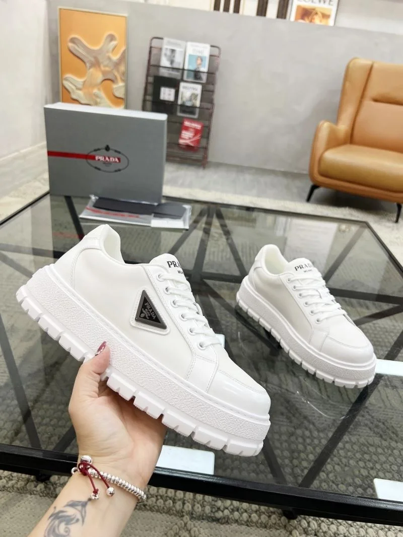 FashionForward Prada Low Shoes 33796