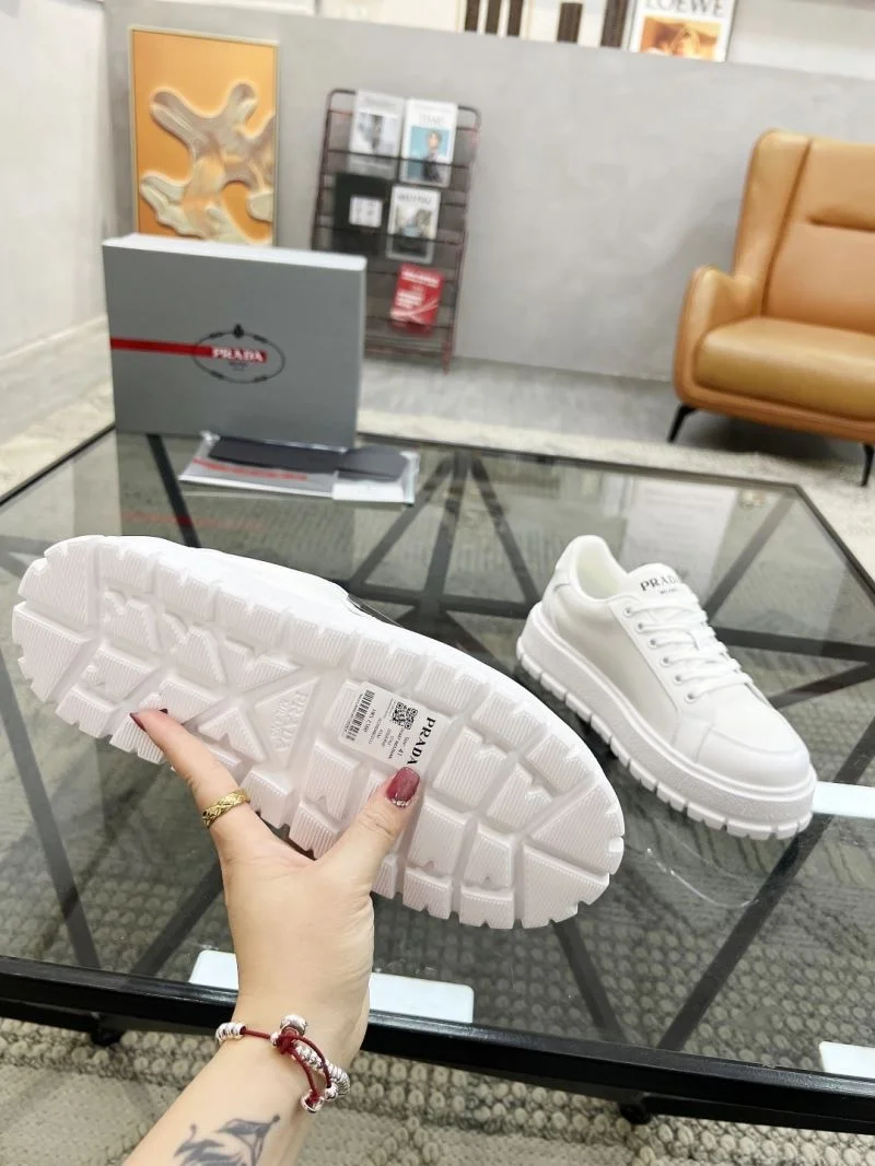 FashionForward Prada Low Shoes 33796