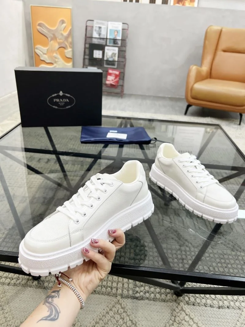 Unique Prada Low Shoes 33791