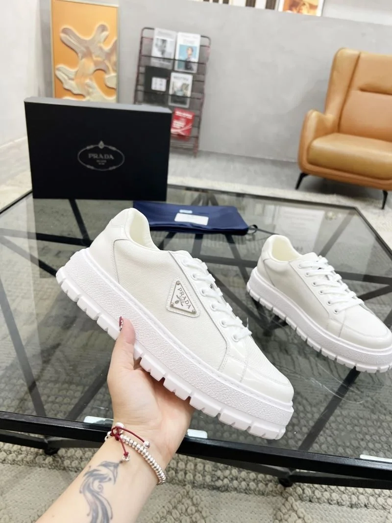 Unique Prada Low Shoes 33791