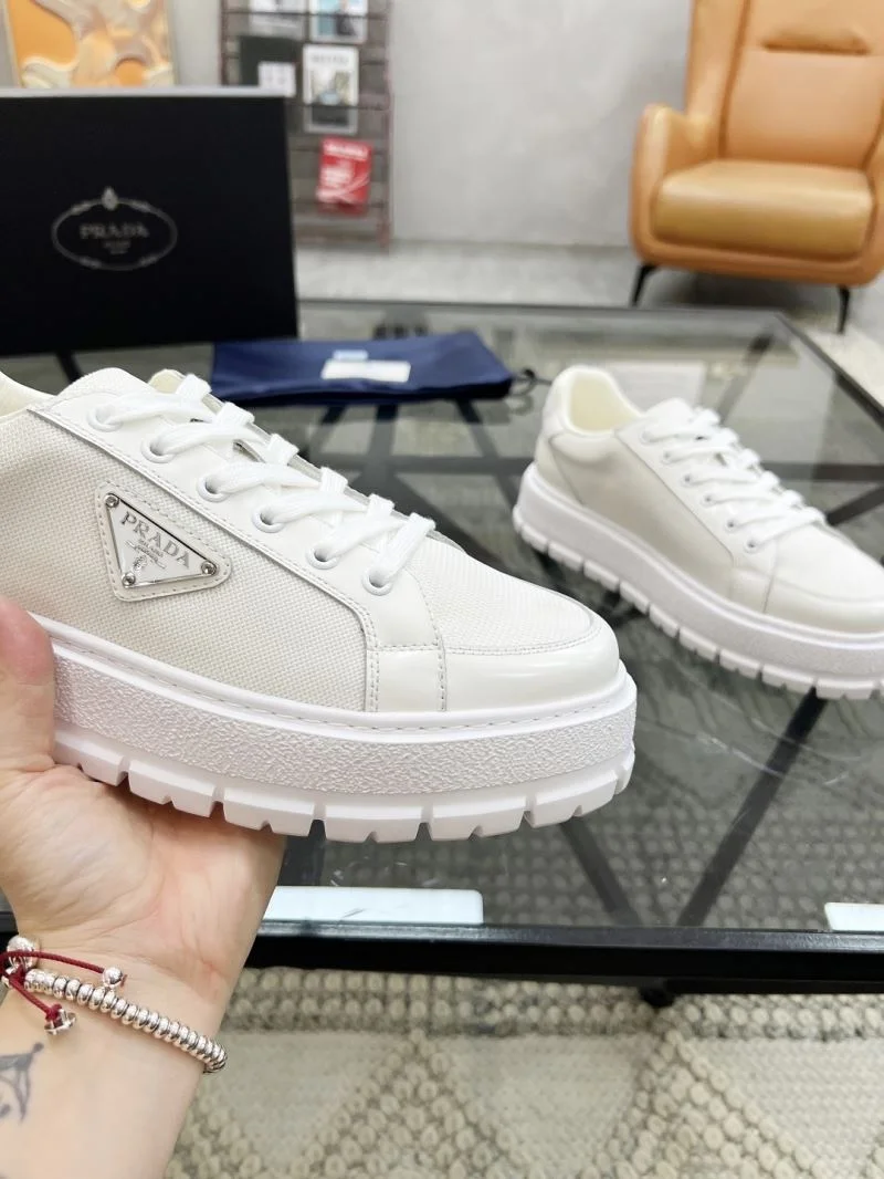 Unique Prada Low Shoes 33791
