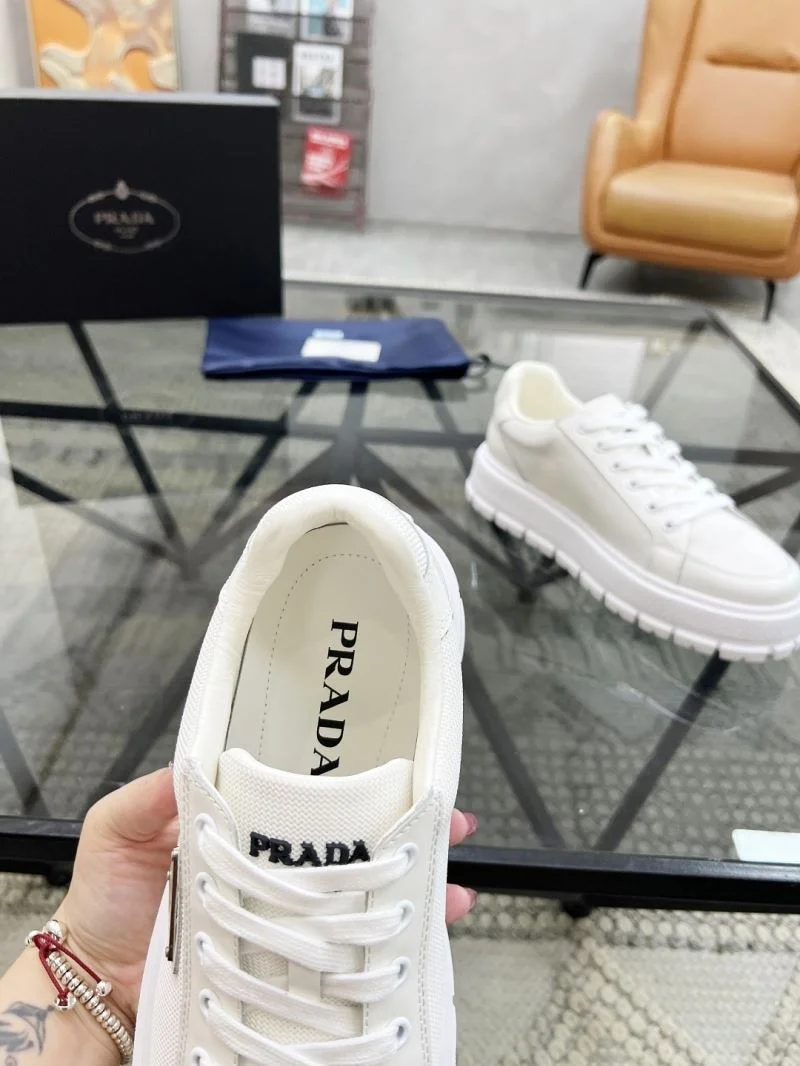 Unique Prada Low Shoes 33791