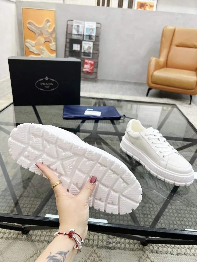 Unique Prada Low Shoes 33791
