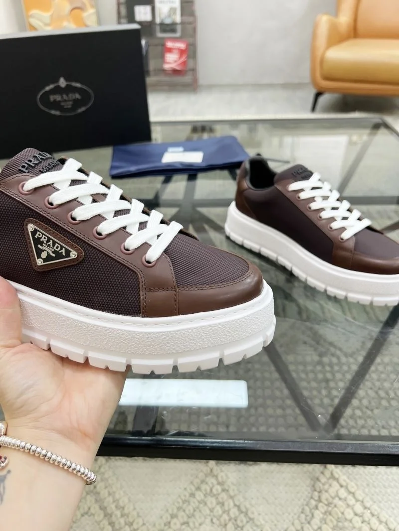 Sleek Prada Low Shoes 33788