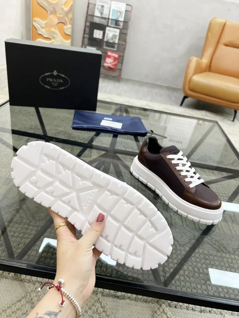 Sleek Prada Low Shoes 33788