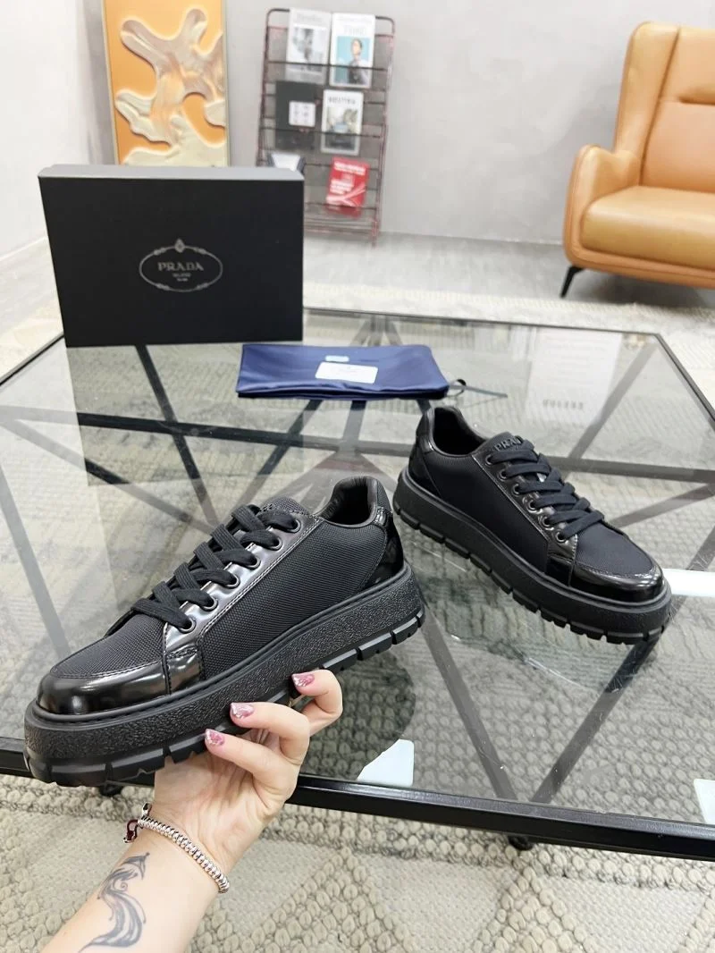 Casual Prada Low Shoes 33790