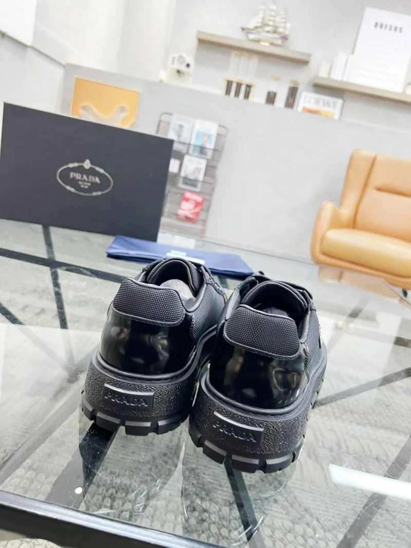 Casual Prada Low Shoes 33790
