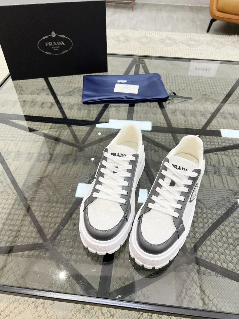 Durable Prada Low Shoes 33789