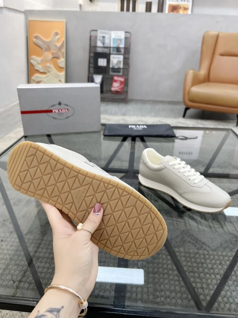 Unique Prada Low Shoes 33771