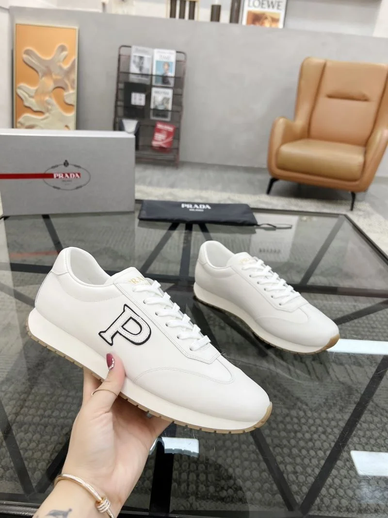 Sophisticated Prada Low Shoes 33773