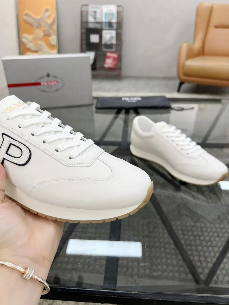 Sophisticated Prada Low Shoes 33773