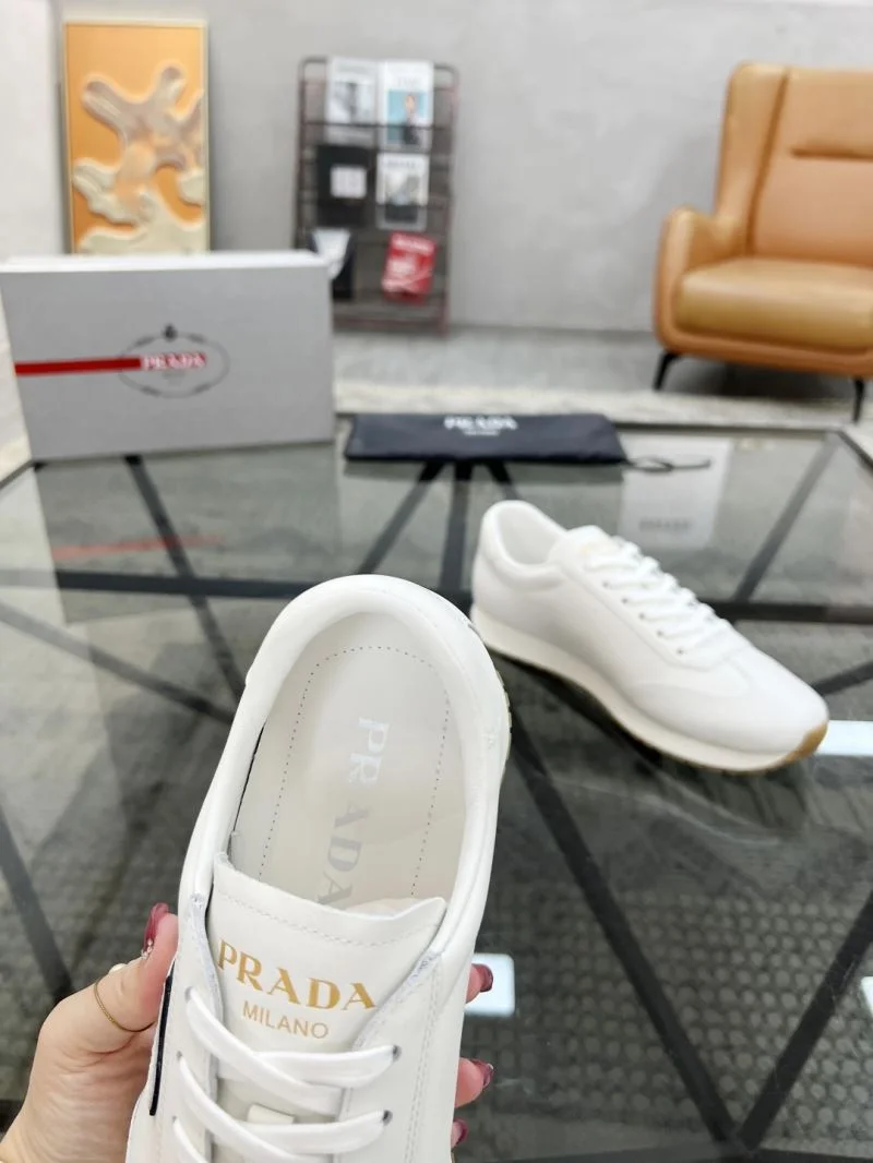 Sophisticated Prada Low Shoes 33773