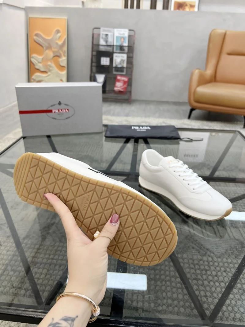 Sophisticated Prada Low Shoes 33773
