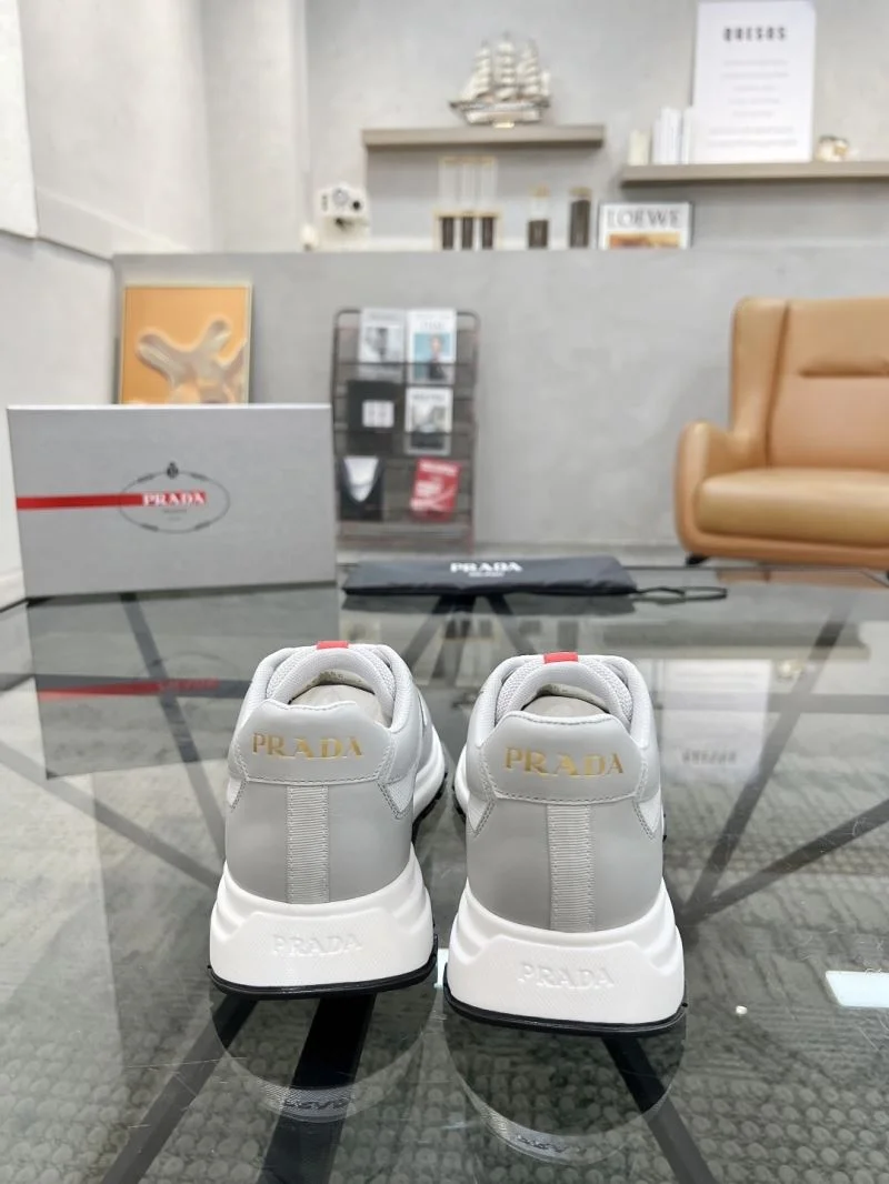 Prada Low Shoes Lightweight 33772