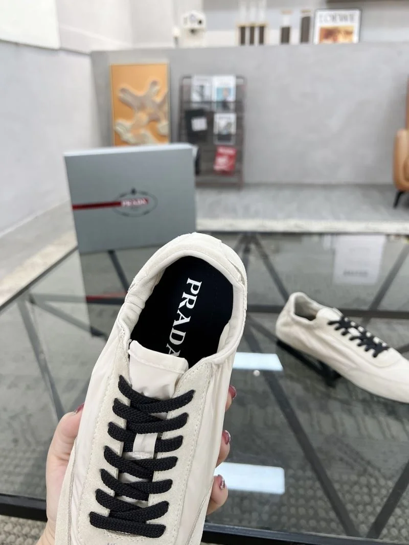 Prada Low Shoes Popular 33768
