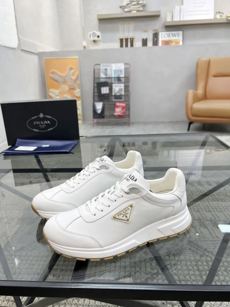 Prada Low Shoes Durable 33760