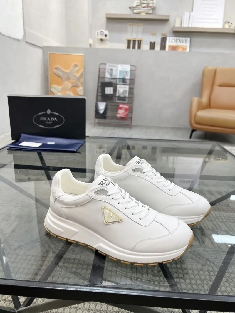 Prada Low Shoes Durable 33760