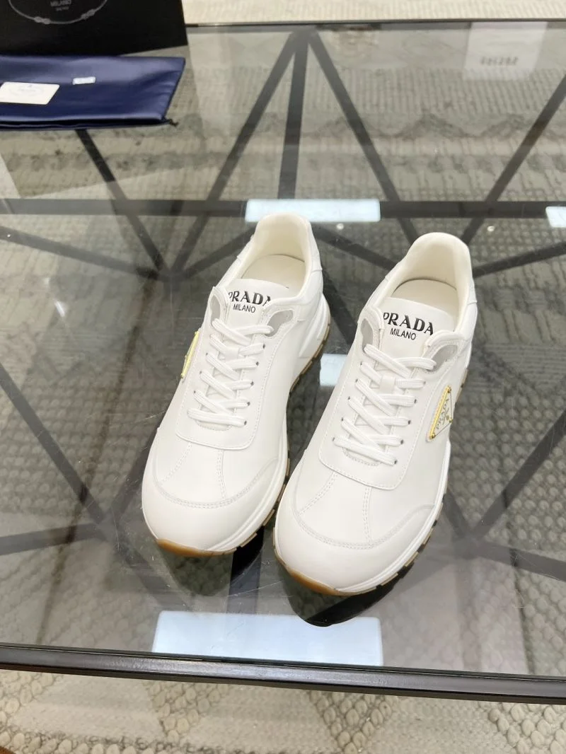 Prada Low Shoes Durable 33760