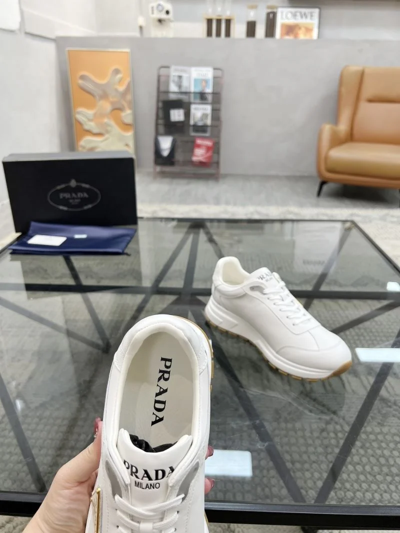 Prada Low Shoes Durable 33760