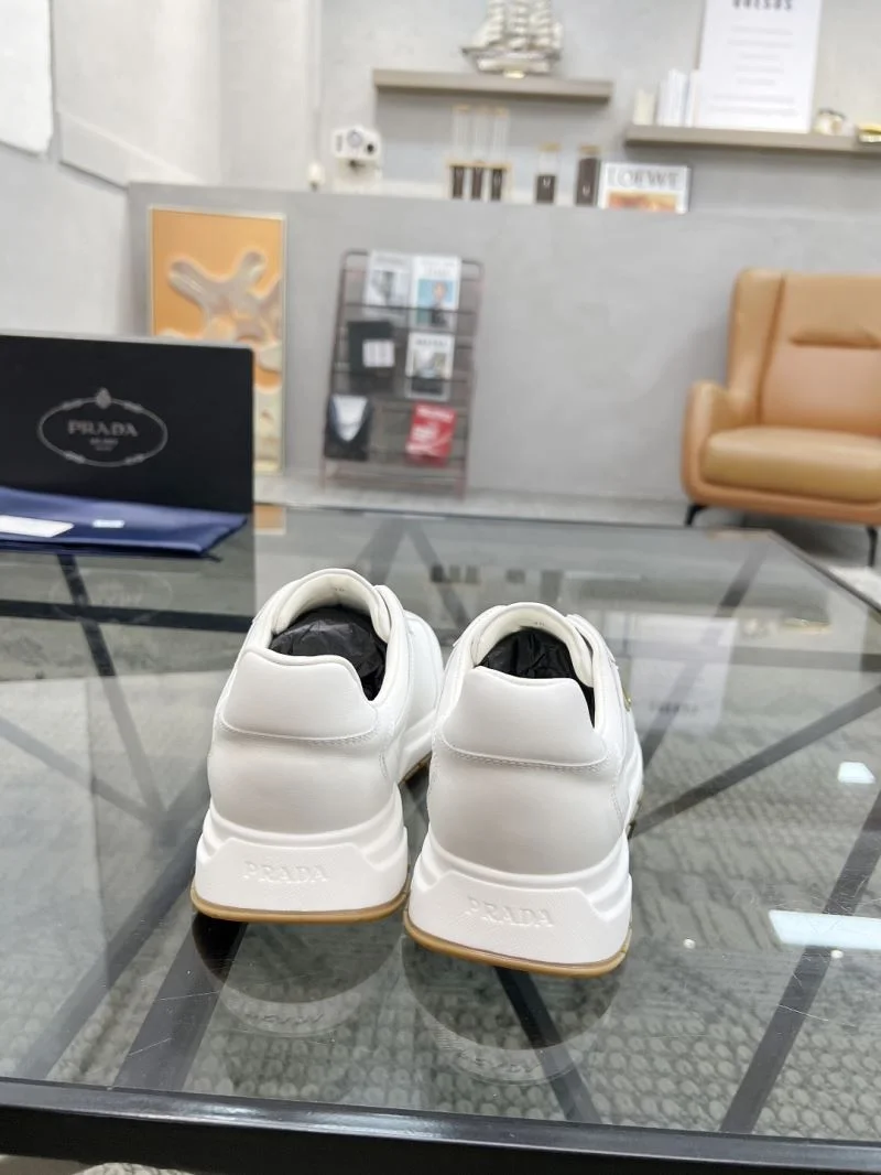 Prada Low Shoes Durable 33760