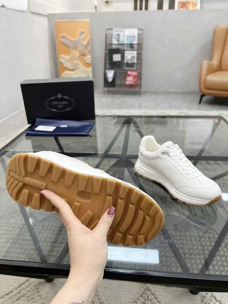 Prada Low Shoes Durable 33760