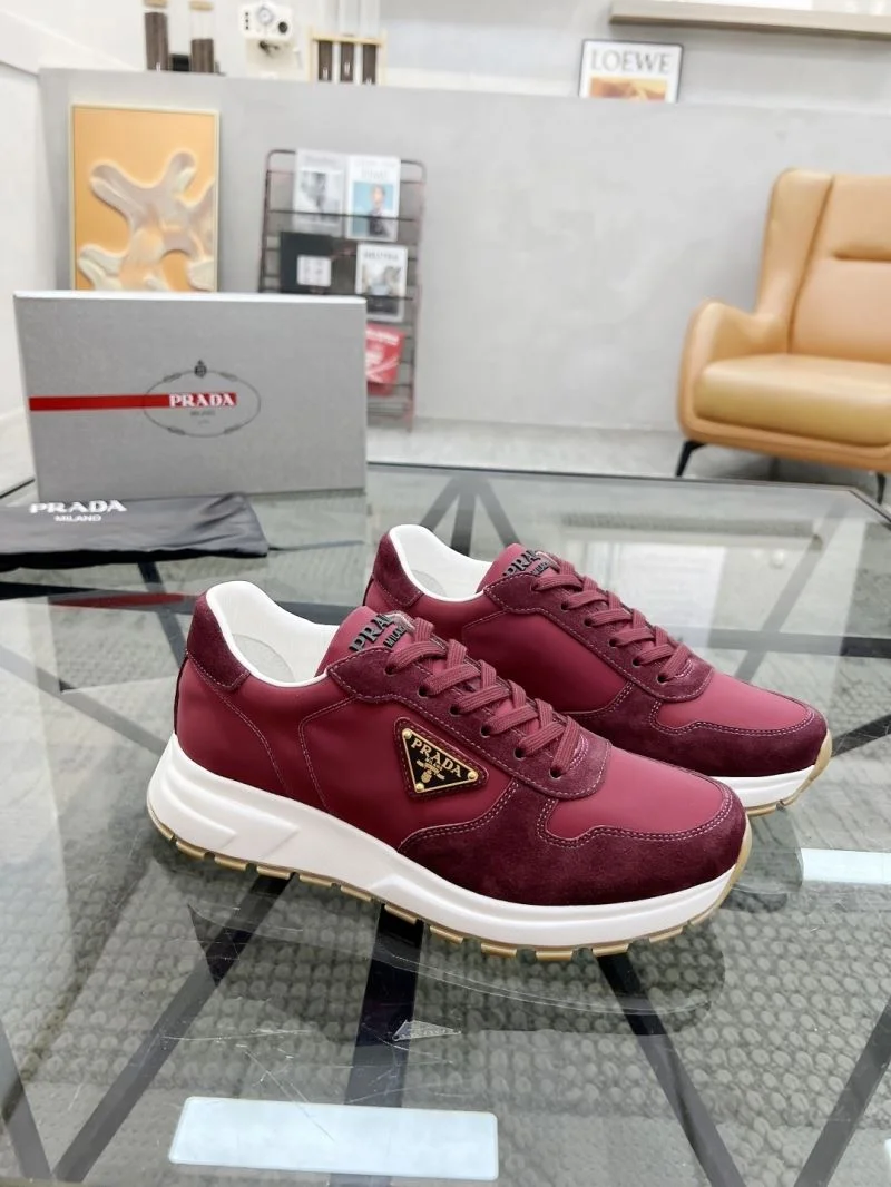 Vibrant Prada Low Shoes 33738