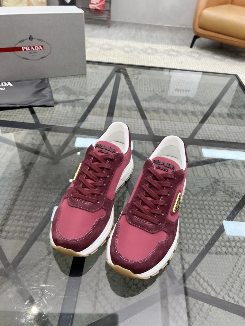 Vibrant Prada Low Shoes 33738