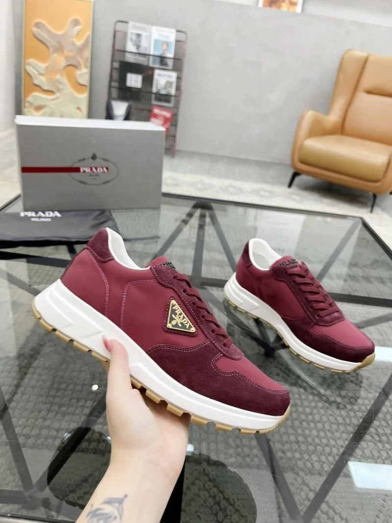 Vibrant Prada Low Shoes 33738