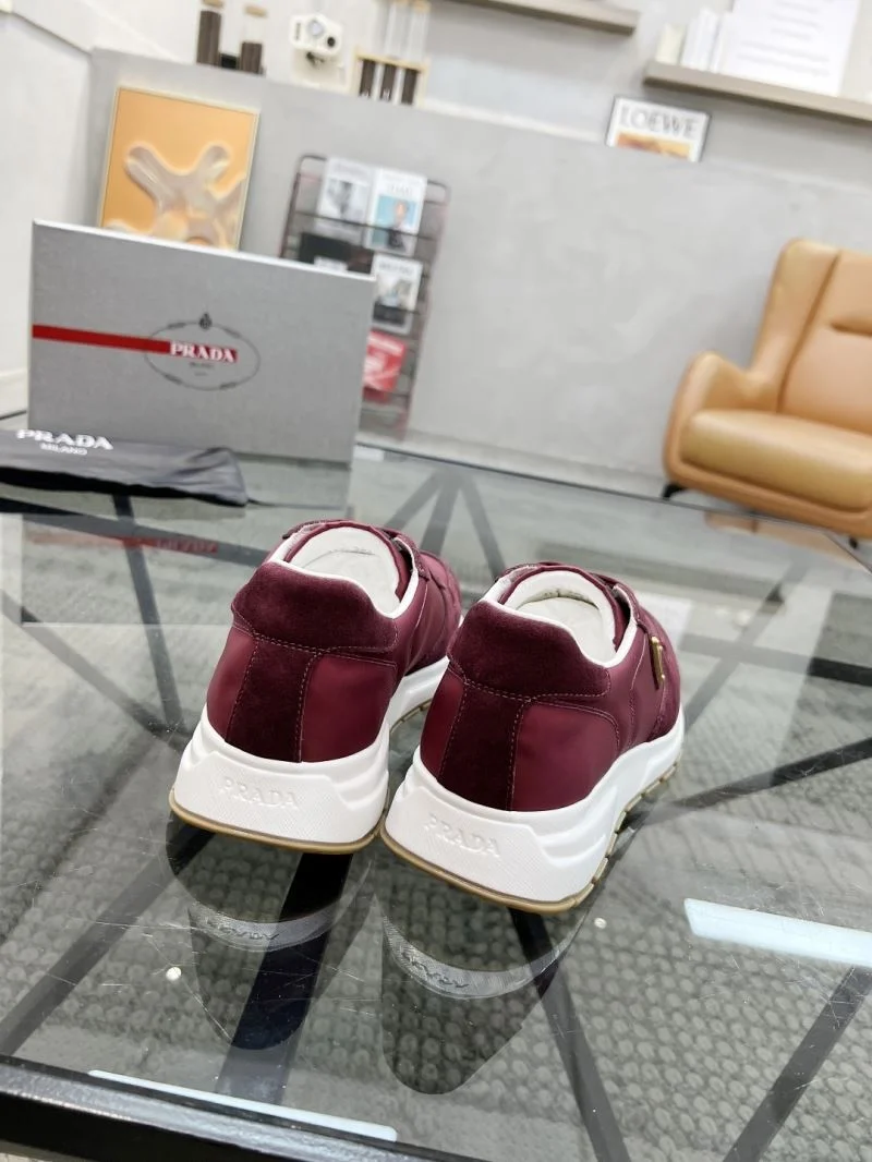 Vibrant Prada Low Shoes 33738