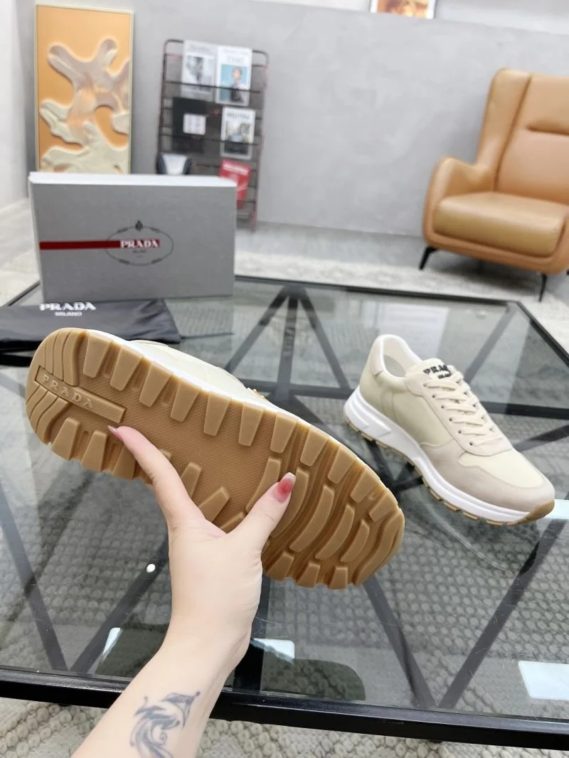 Prada Low Shoes Refined 33740