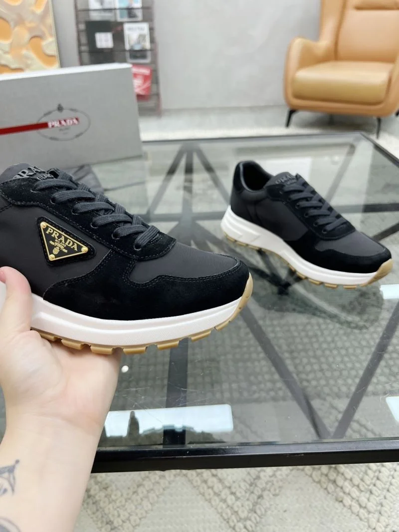 SmoothTexture Prada Low Shoes 33739