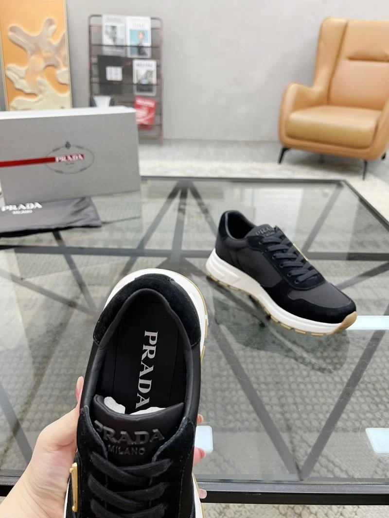 SmoothTexture Prada Low Shoes 33739