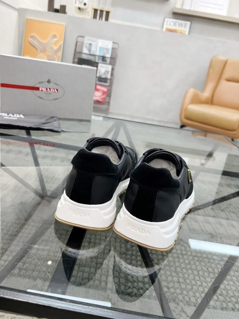 SmoothTexture Prada Low Shoes 33739