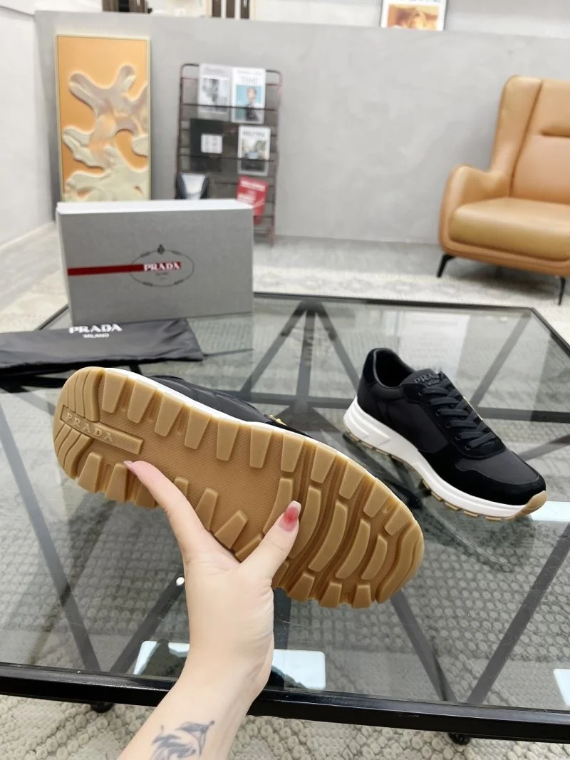SmoothTexture Prada Low Shoes 33739