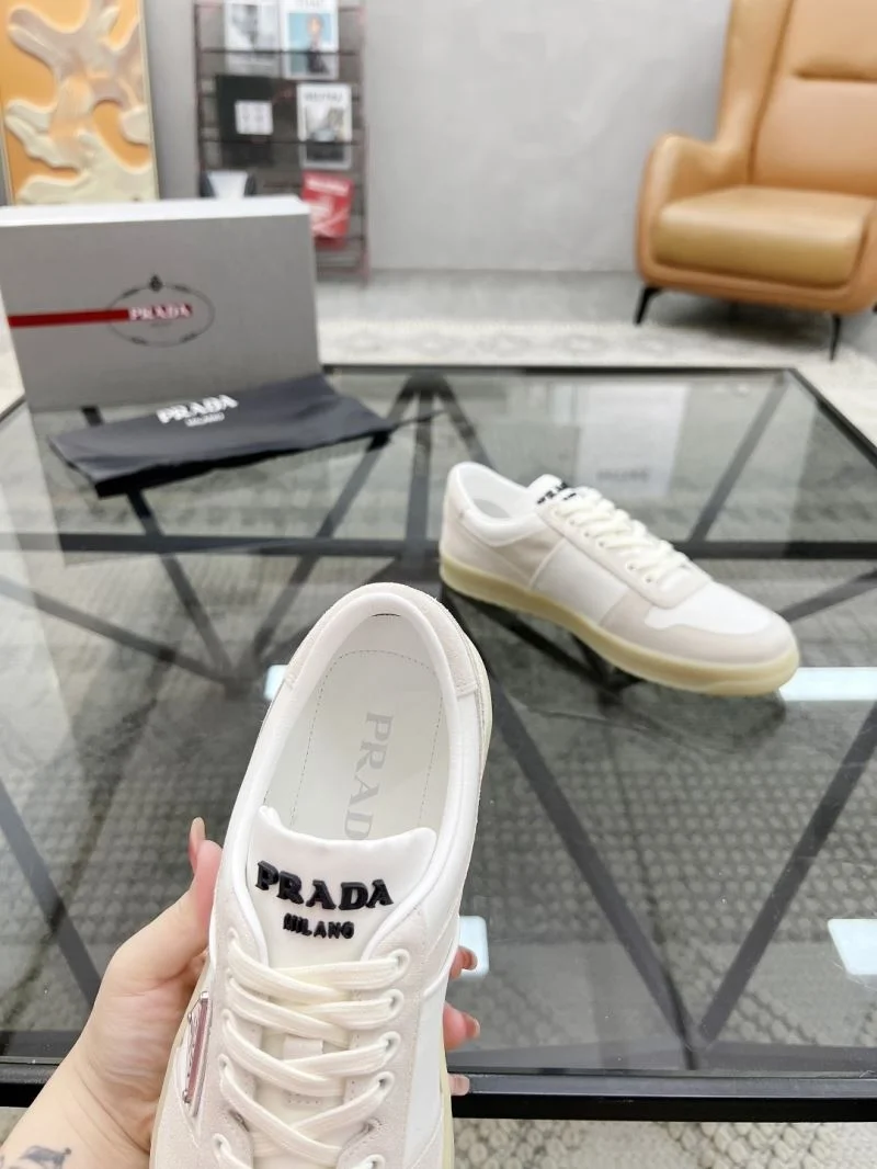 Prada Low Shoes Minimalist 33720