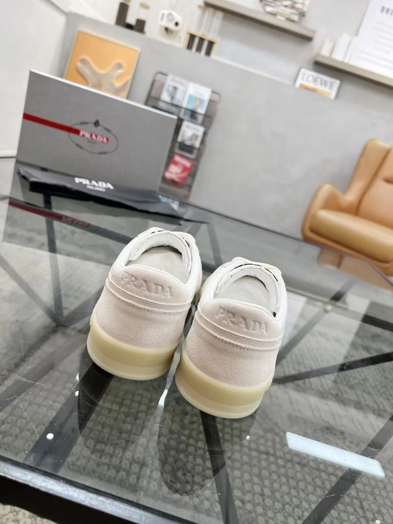 Prada Low Shoes Minimalist 33720