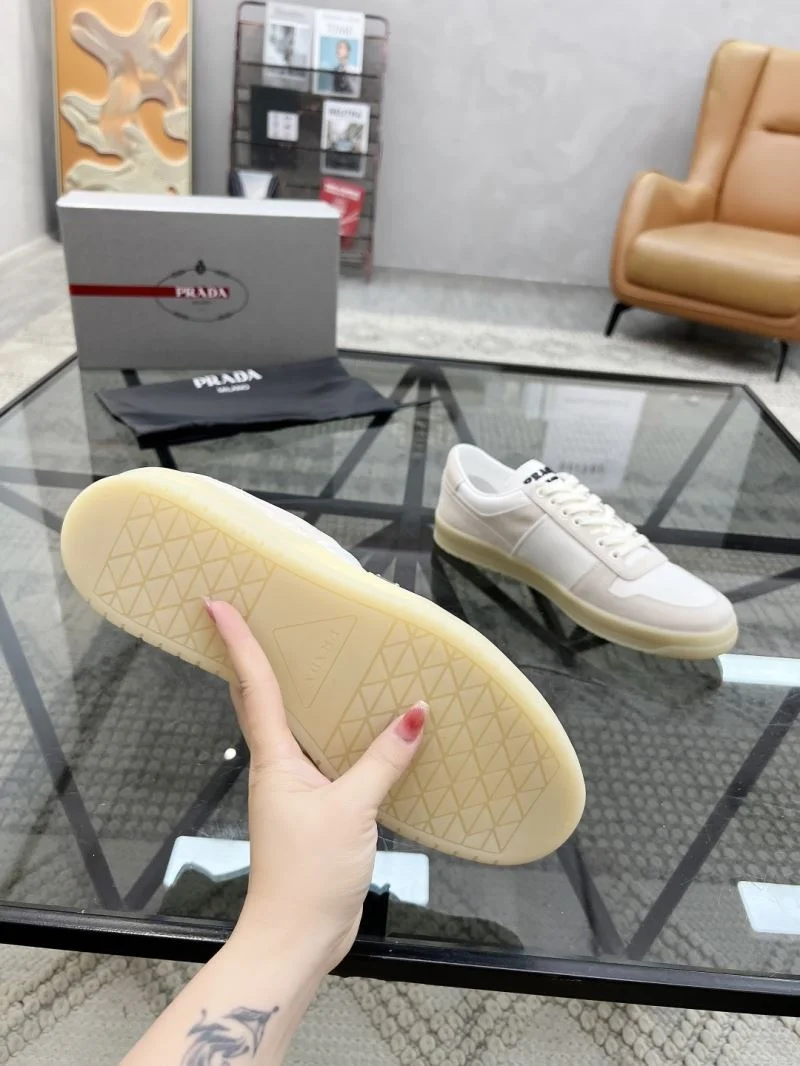 Prada Low Shoes Minimalist 33720