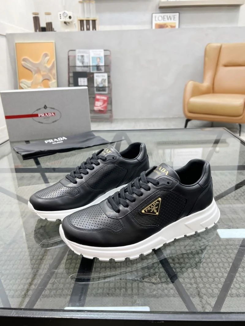 Prada Low Shoes Trendsetting 33725