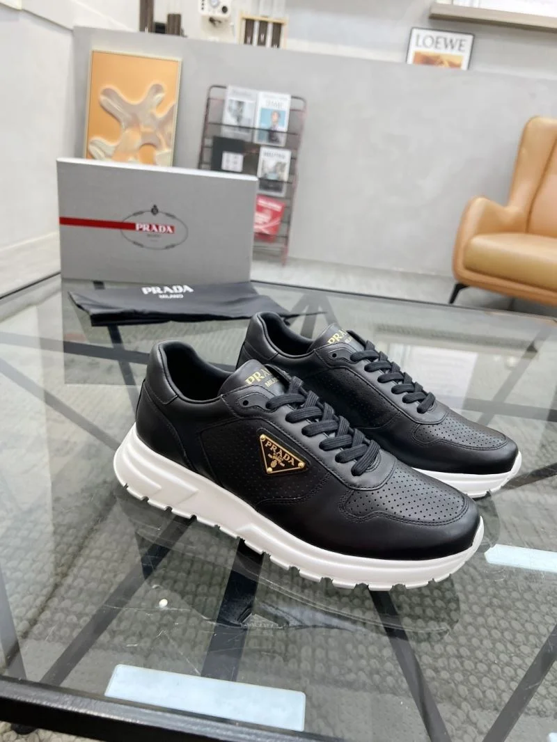Prada Low Shoes Trendsetting 33725