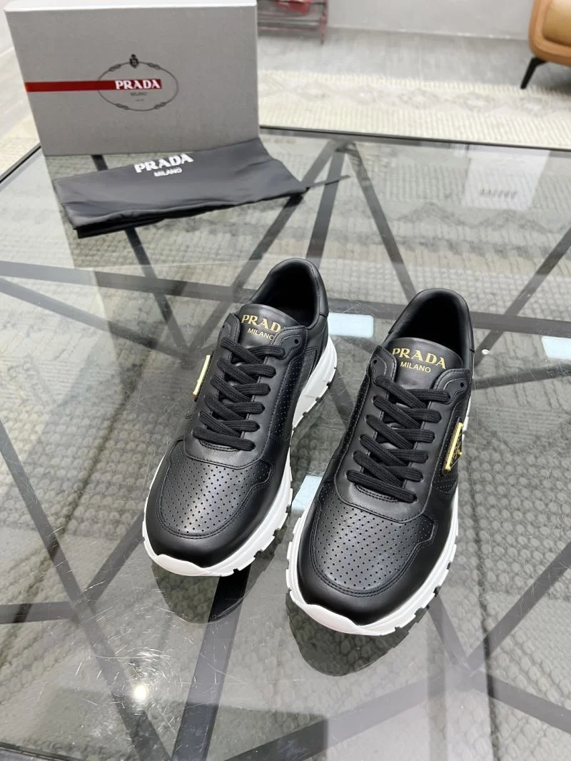Prada Low Shoes Trendsetting 33725