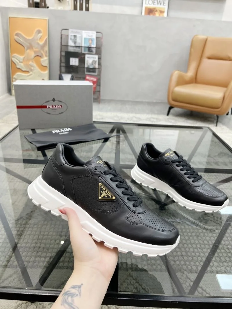Prada Low Shoes Trendsetting 33725