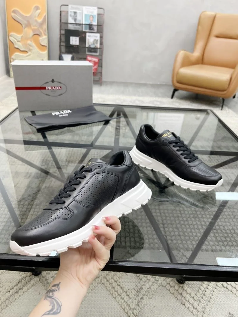Prada Low Shoes Trendsetting 33725