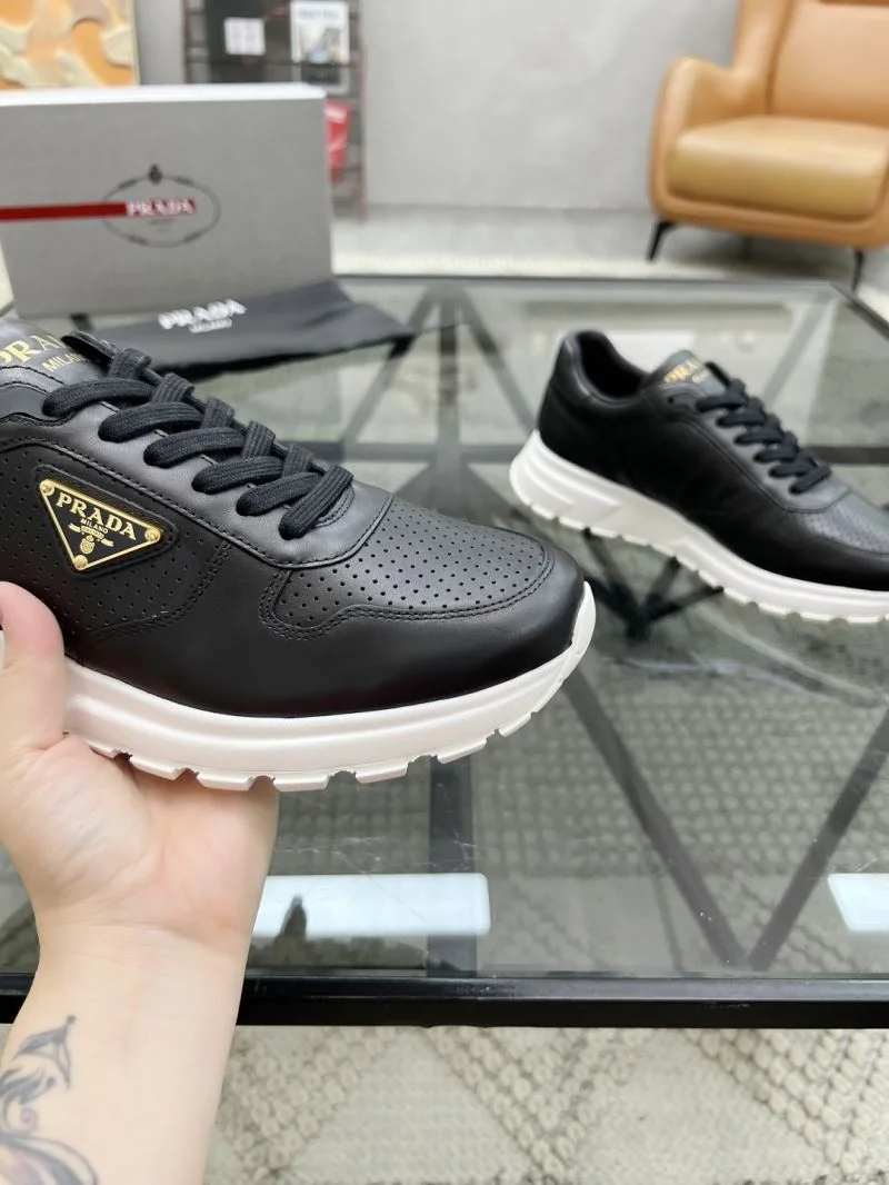 Prada Low Shoes Trendsetting 33725