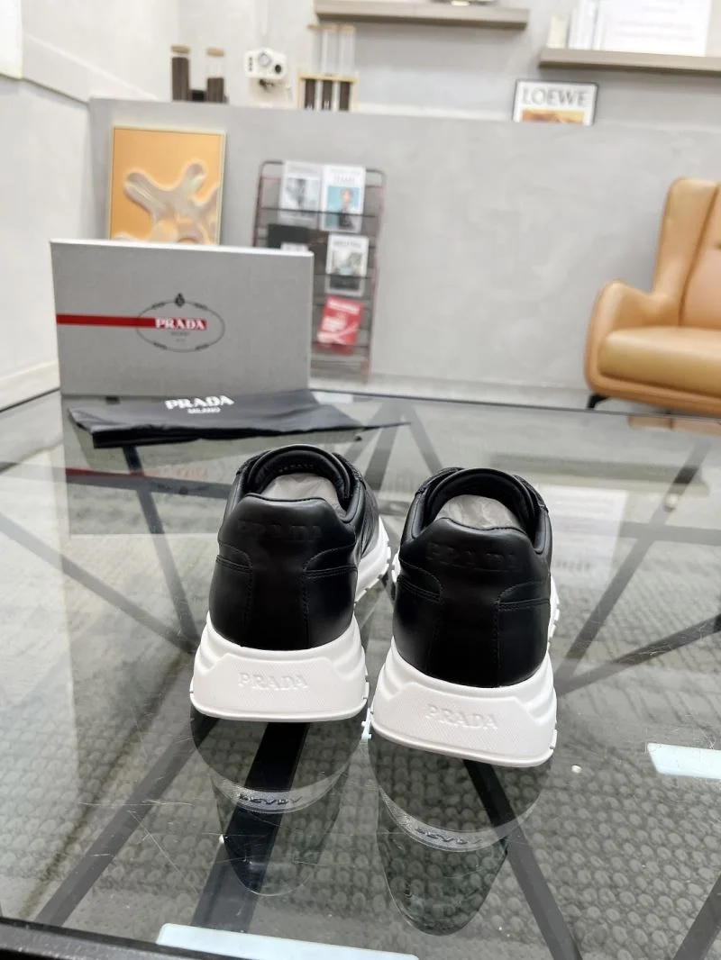 Prada Low Shoes Trendsetting 33725