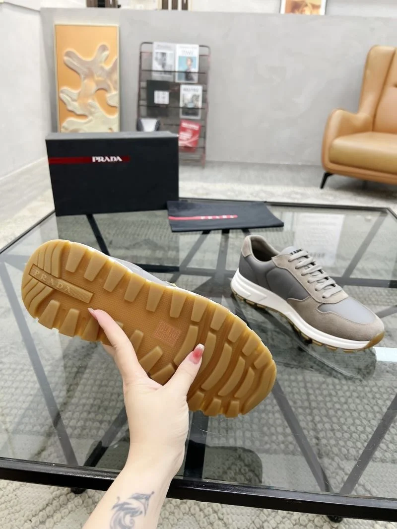 Sophisticated Prada Low Shoes 33722