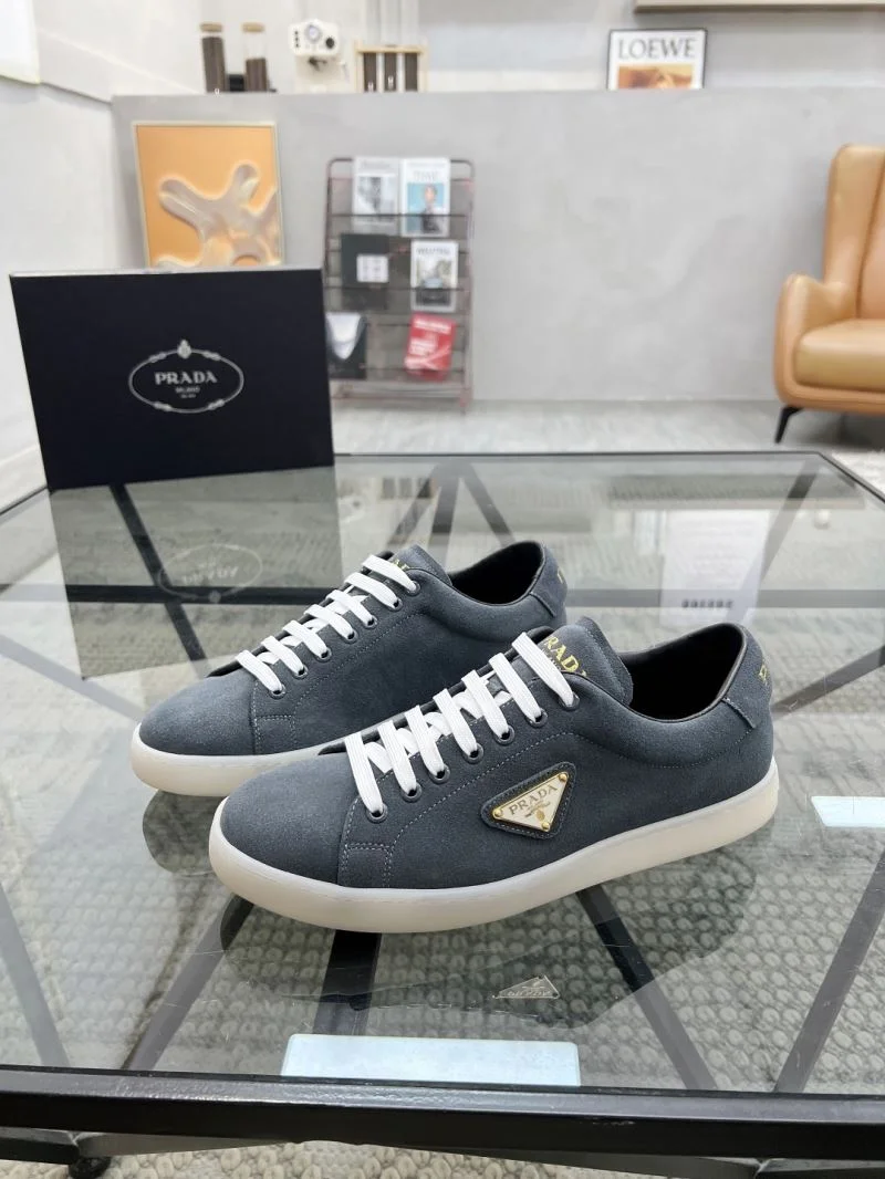 Prada Low Shoes Elegant 33708