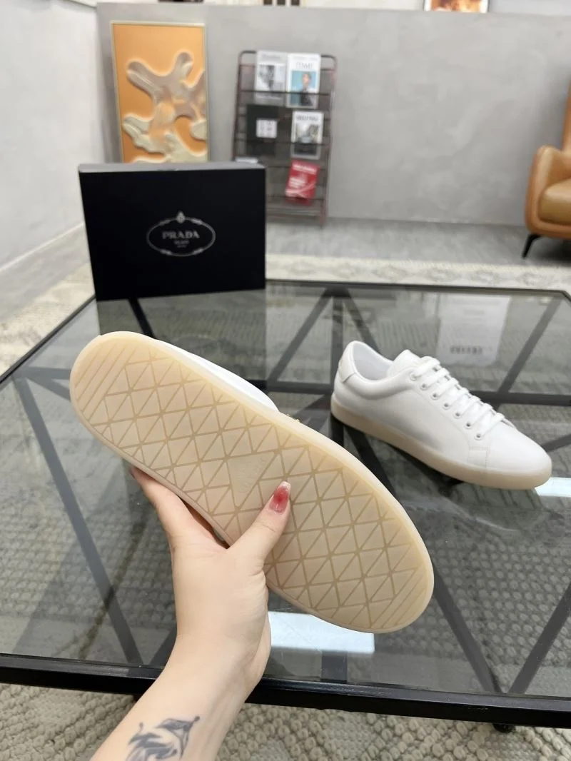Attractive Prada Low Shoes 33719