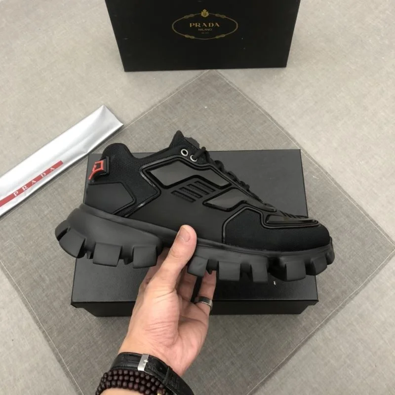 Prada Low Shoes Durable 33709