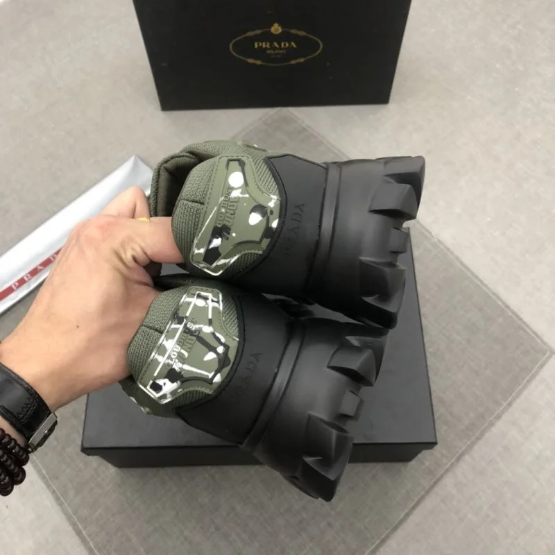 Prada Low Shoes Durable 33706
