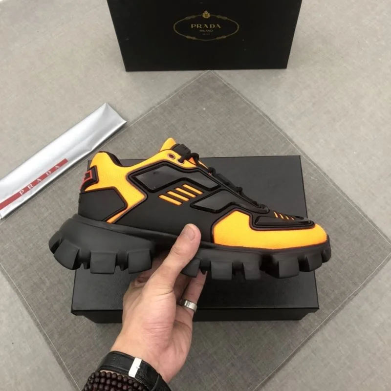 Prada Low Shoes Reliable 33703